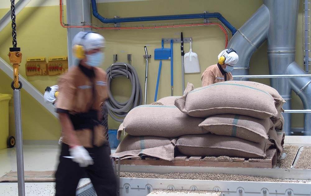 Coffee prices continuously increased, causing the distribution enterprises